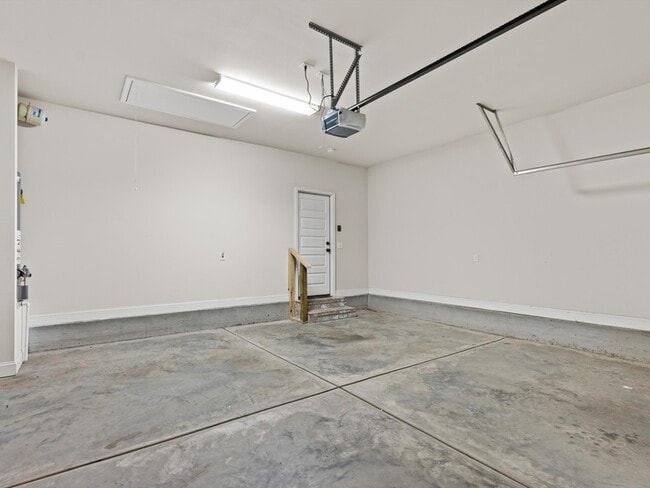 Building Photo - 9036 Mountain Preserve Blvd SE