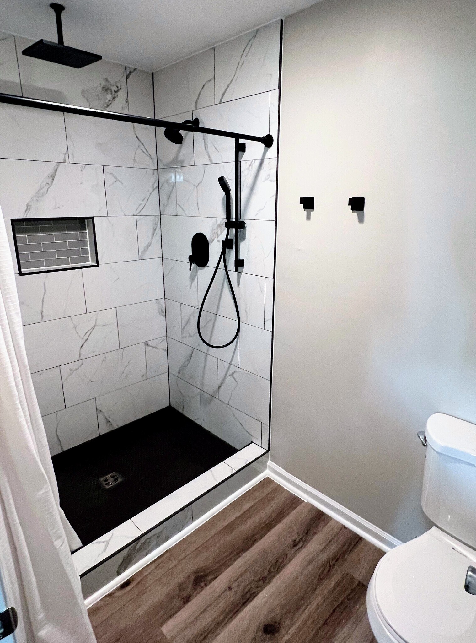 Master Bath - 622 New Kent Plz