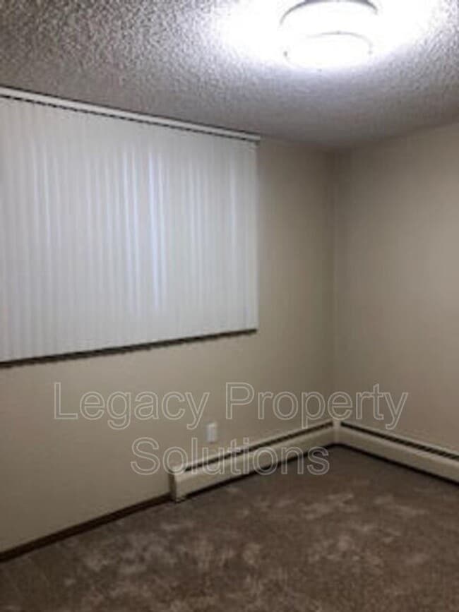 Building Photo - Modern Twin home in North Bismarck – Conve...