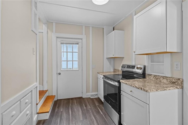 Building Photo - 14 Pearl St