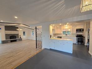 Building Photo - 1082 Greenwich Ave