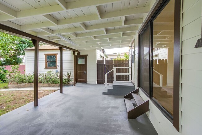 Building Photo - Charming Fully Remodeled 3-Bedroom Home in...