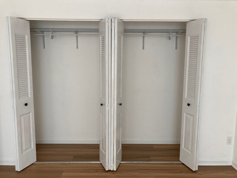 Building Photo - 2469 Brook Ledge Rd