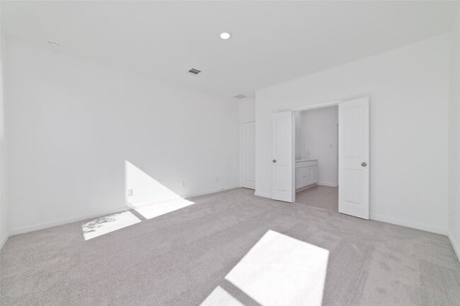 Building Photo - 3037 Avenida Sonoma Dr