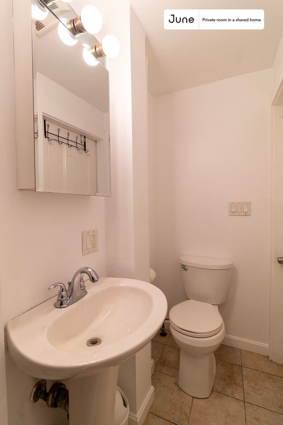 Building Photo - Room in Shared 3 bed/1 bath home