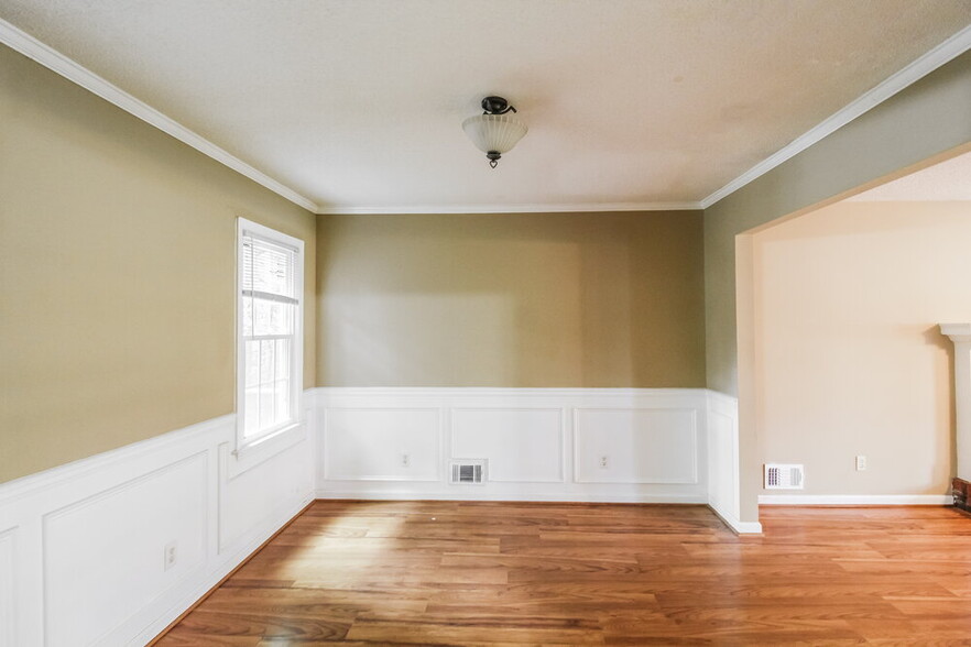 Building Photo - 1368 Chatley Way