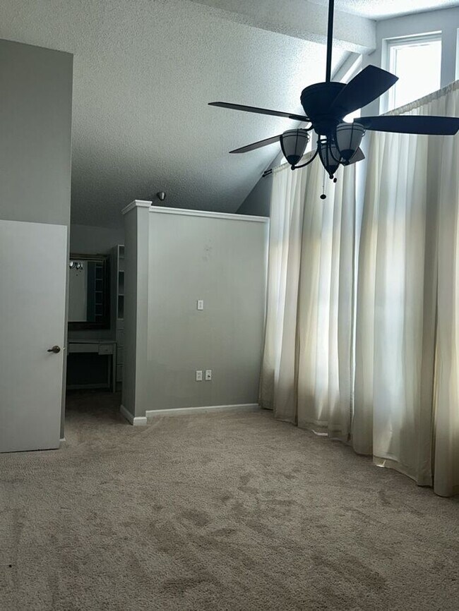 Building Photo - THE TRIAD TOWNHOMES IN CARROLLWOOD