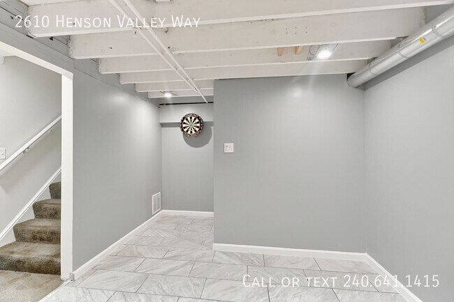 Building Photo - 2610 Henson Valley Way