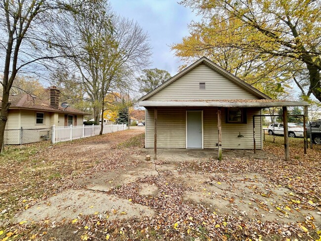 Building Photo - Two Bedroom Home in Muskegon