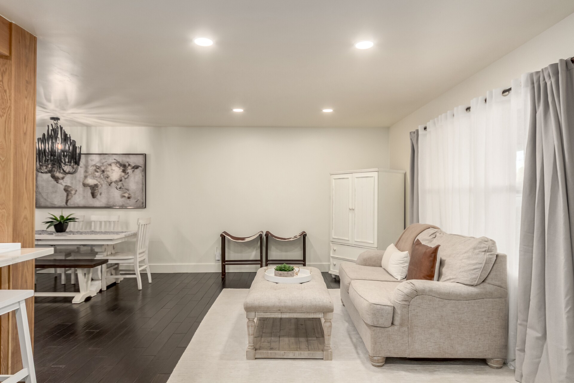 Building Photo - 1935 E Coolidge St