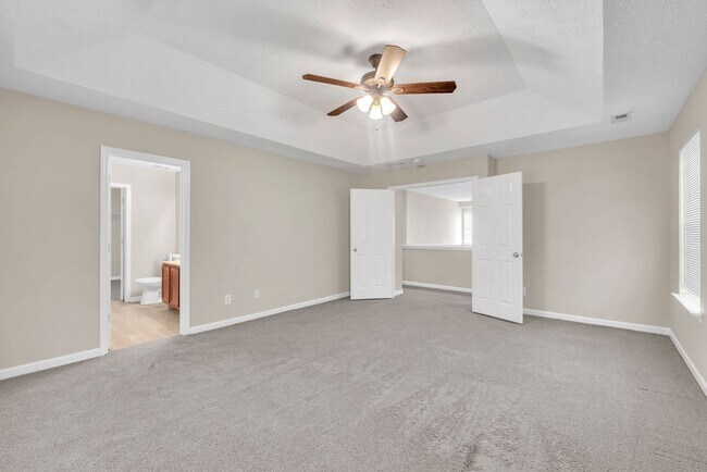 Building Photo - PRICE DROP!!! 3 BEDROOM 2.5 BATH SOUTH FULTON HOME!!