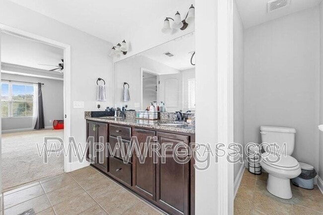 Building Photo - 87 Freedom Heights