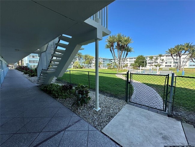 Building Photo - 6161 Gulf Winds Dr