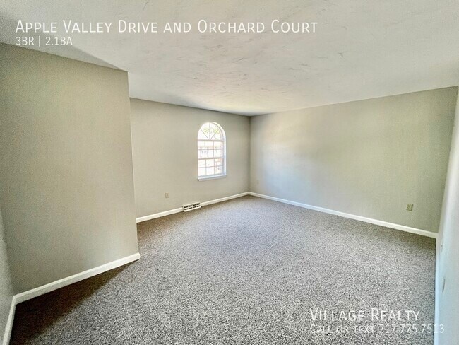 Building Photo - 710 Apple Valley Dr