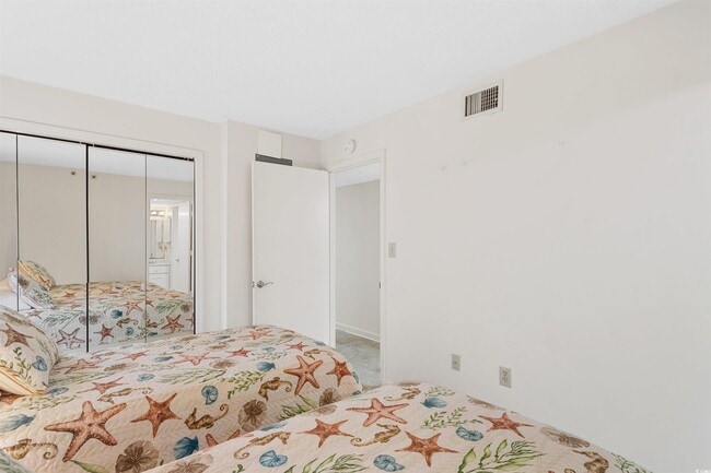 Building Photo - 1086 N Ocean Blvd