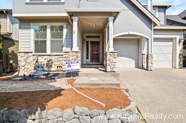 Building Photo - Stunning 4 BD* 2.5 BA* Single Family Home ...