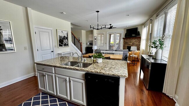 Building Photo - 1121 Starboard Dr