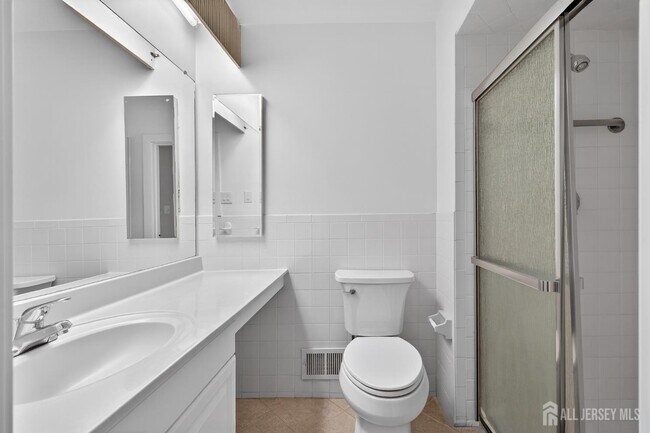 Building Photo - 172 Nathan Dr