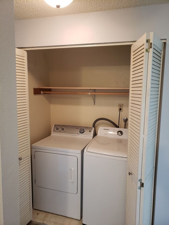 Building Photo - Emerald Ridge High School Duplex