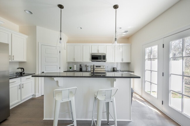 Building Photo - 3319 Old Hickory Blvd