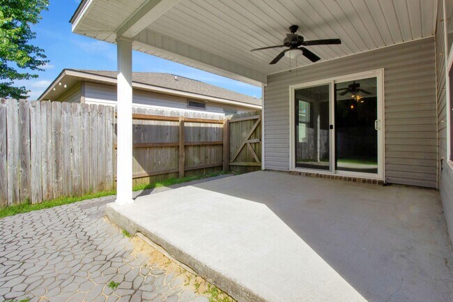 Building Photo - 8402 Island Dr