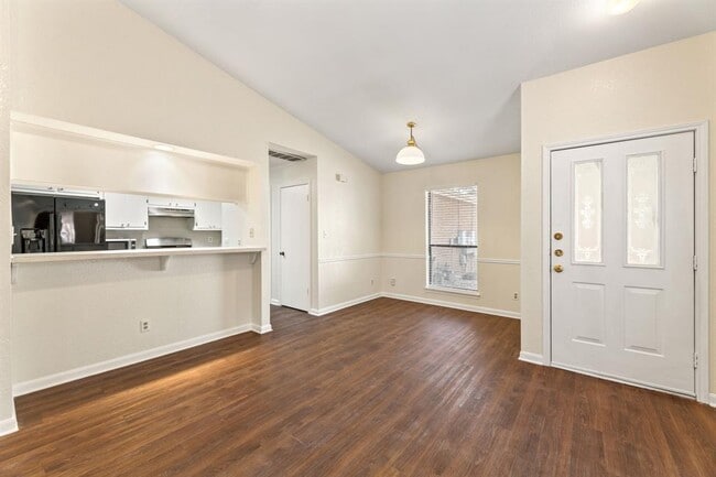 Building Photo - 2518 Howellwood Way