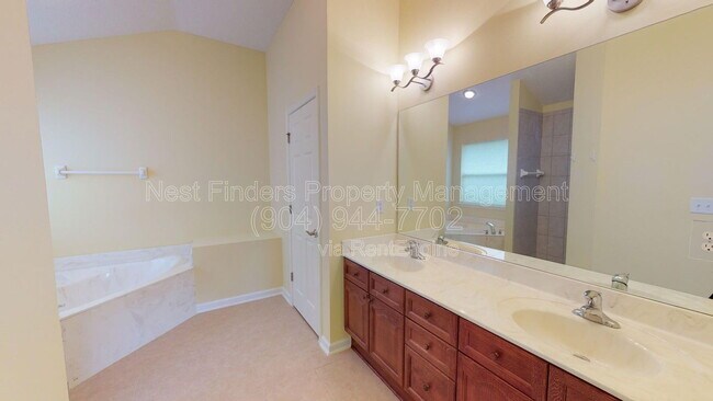 Building Photo - 738 Porta Rosa Circle