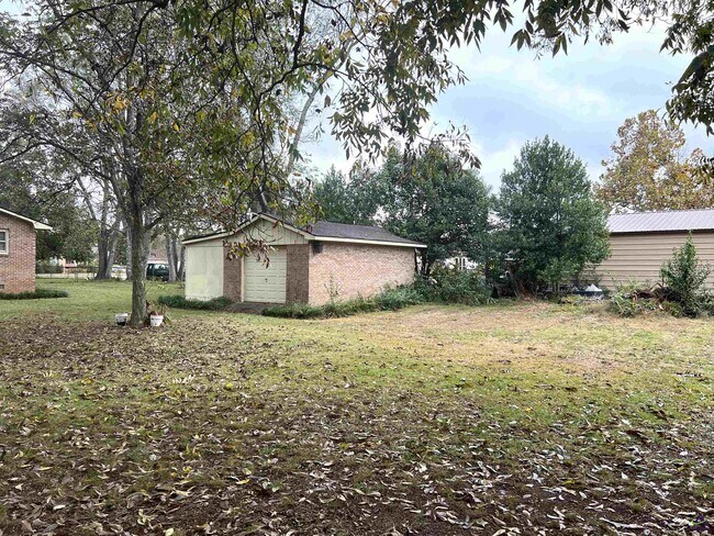 Building Photo - 3700 Dean Dr