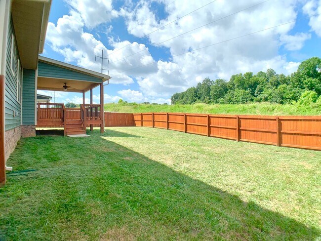 Building Photo - 733 Banister Dr