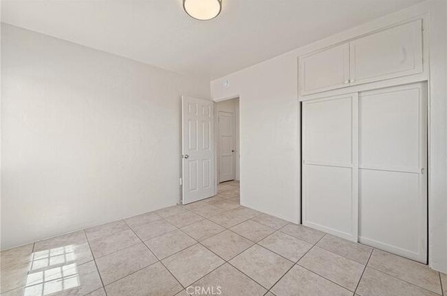 Building Photo - 331 Langley St