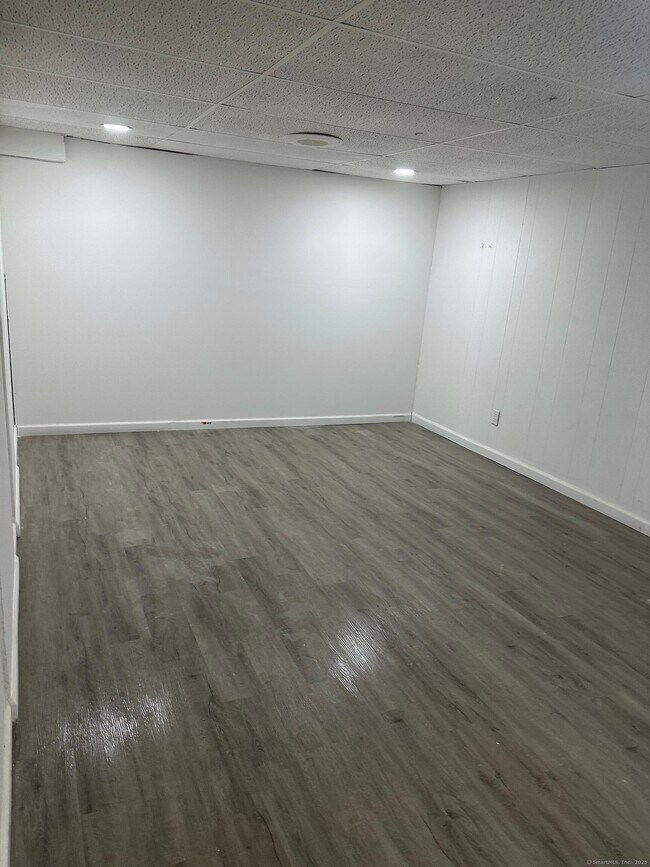 Building Photo - 335 Wiklund Ave