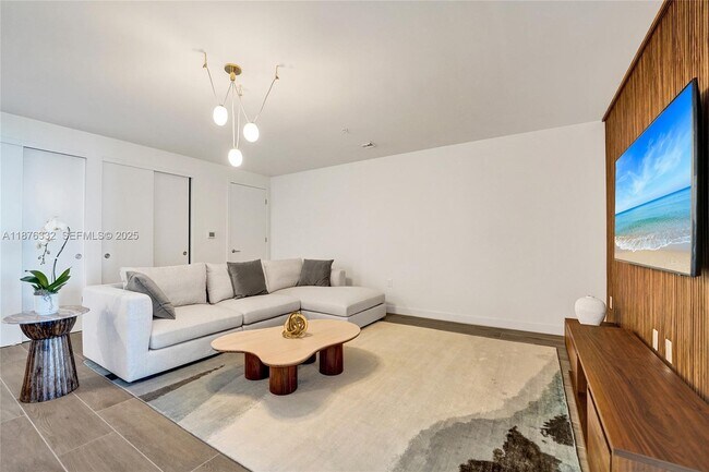 Building Photo - 900 N Ocean Blvd