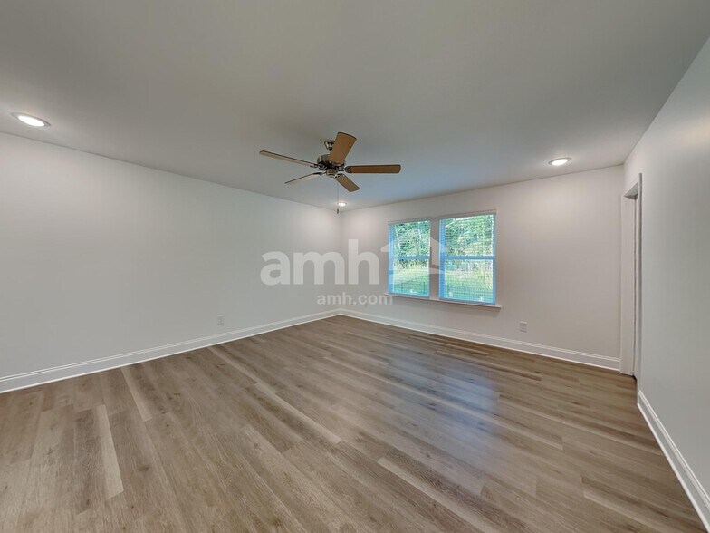Building Photo - 1695 Soapstone Rd