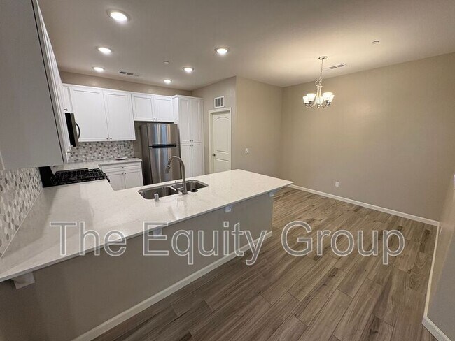 Building Photo - 4526 W Flagstaff Ave