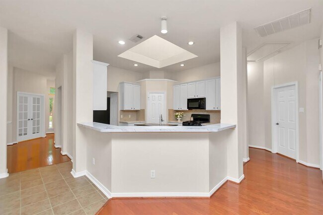 Building Photo - 16510 Bluff Springs Dr