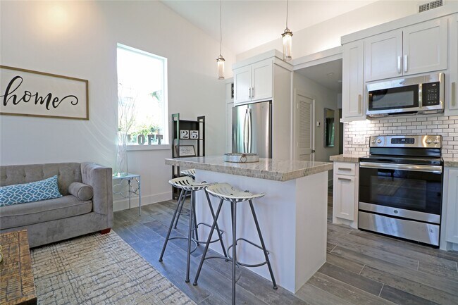 Building Photo - 2310 McDuffie St