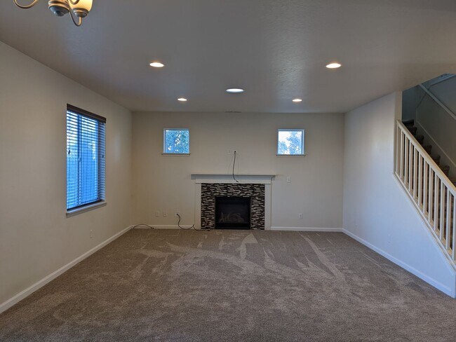 Building Photo - 62851 NE Kinley Ln