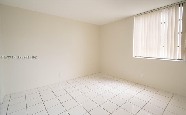 Building Photo - 12209 SW 14th Ln