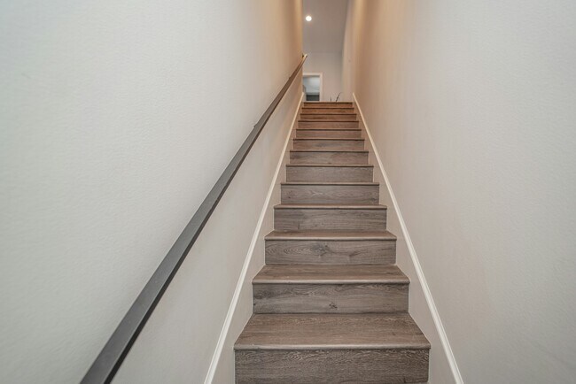 Building Photo - 4532 St Charles Pl