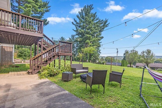 Building Photo - 1744 Parkview Dr