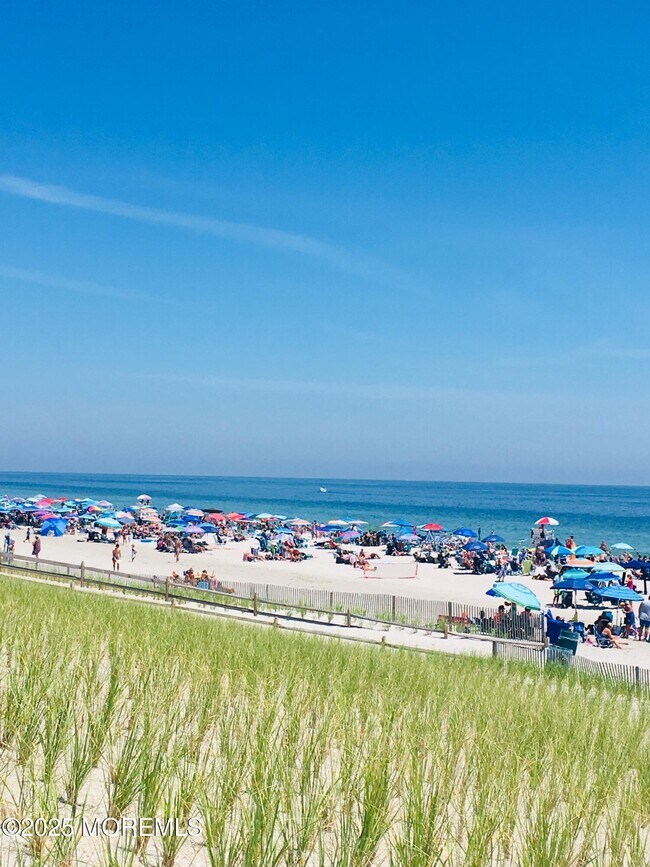 Building Photo - 104 5th Ave