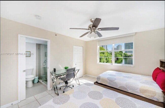 Building Photo - 19999 E Country Club Dr