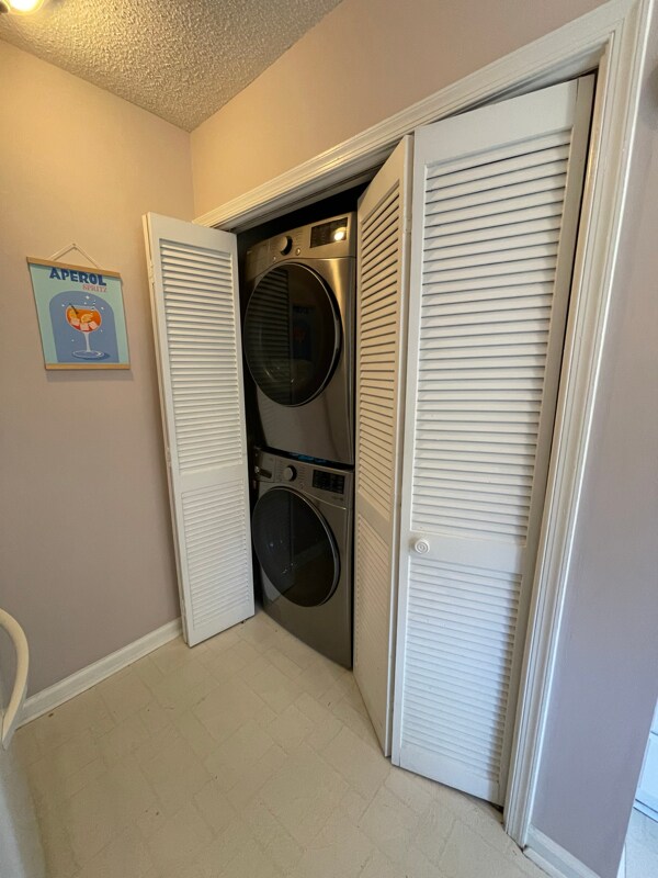 Building Photo - 3609 Pine Knoll Dr