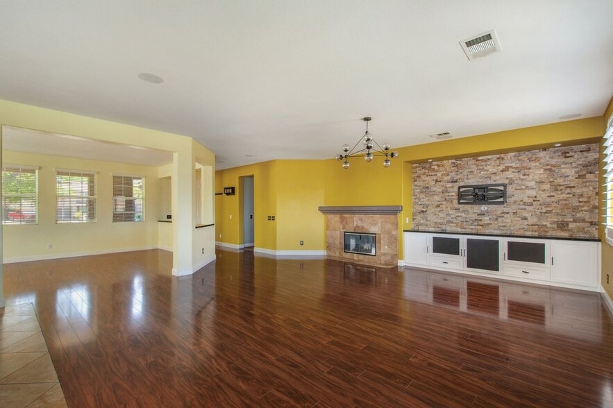 Building Photo - 4293 Sotogrande Cir