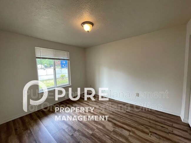 Building Photo - 8584 SE 72nd Ave