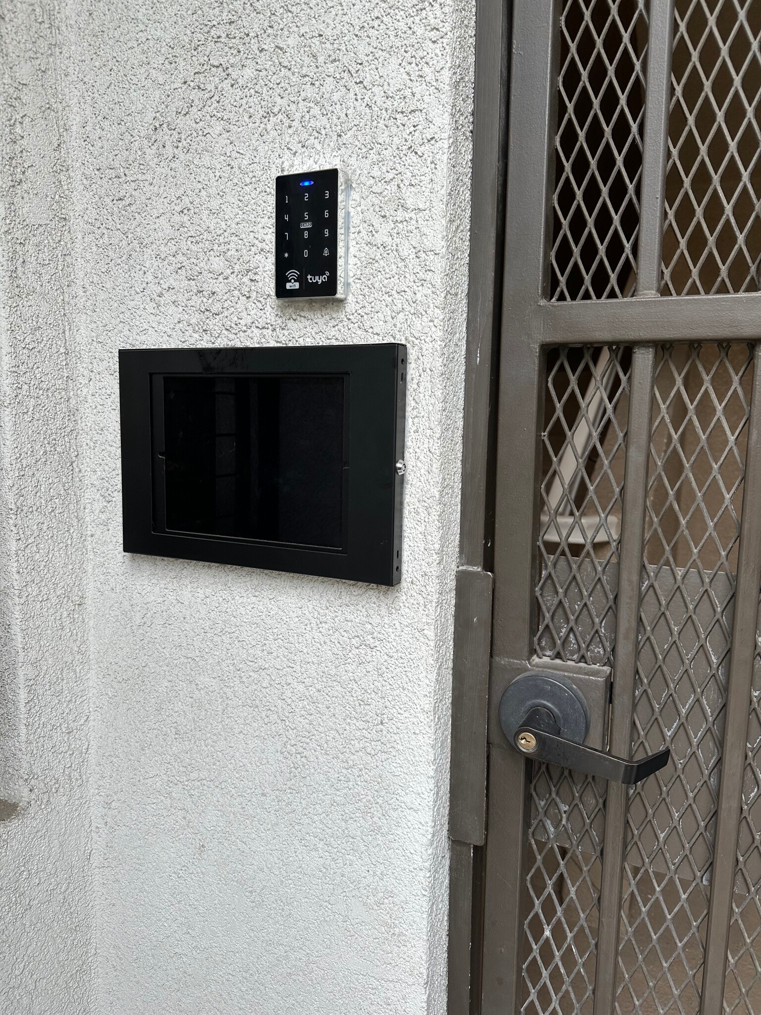 Security screen outside gate to unit - 5053 Plaza Promenade