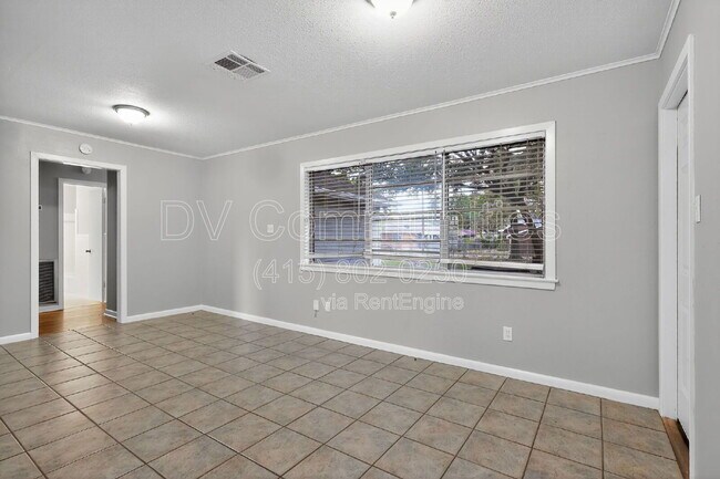 Building Photo - 3828 Avenue N