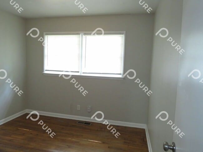 Building Photo - 2217 Linde St NW
