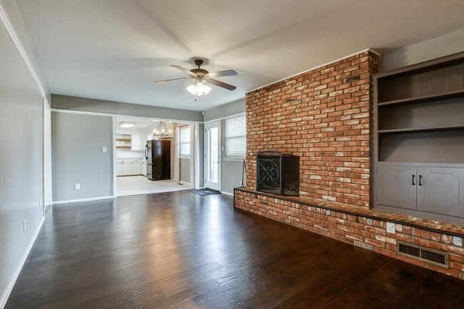 Building Photo - 3213 NW 61st Pl