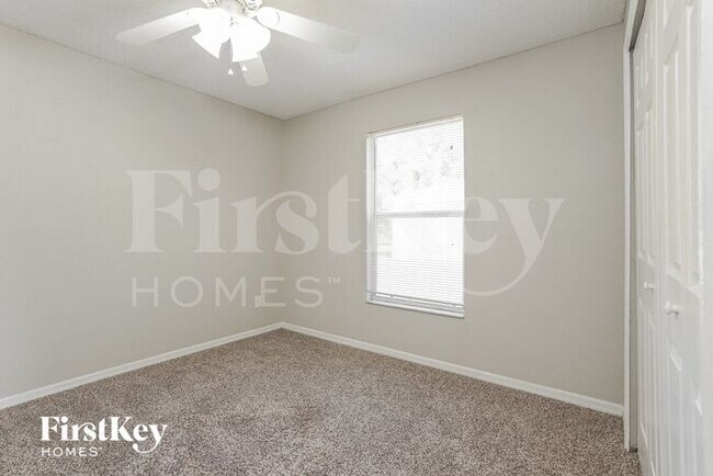 Building Photo - 360 Clay St